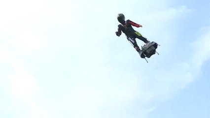 L'inventeur du Flyboard Air va traverser la Manche