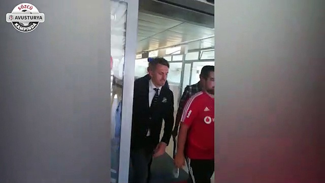 Beşiktaşlı br taraftar Orhan Ak'a tepki gösterdi