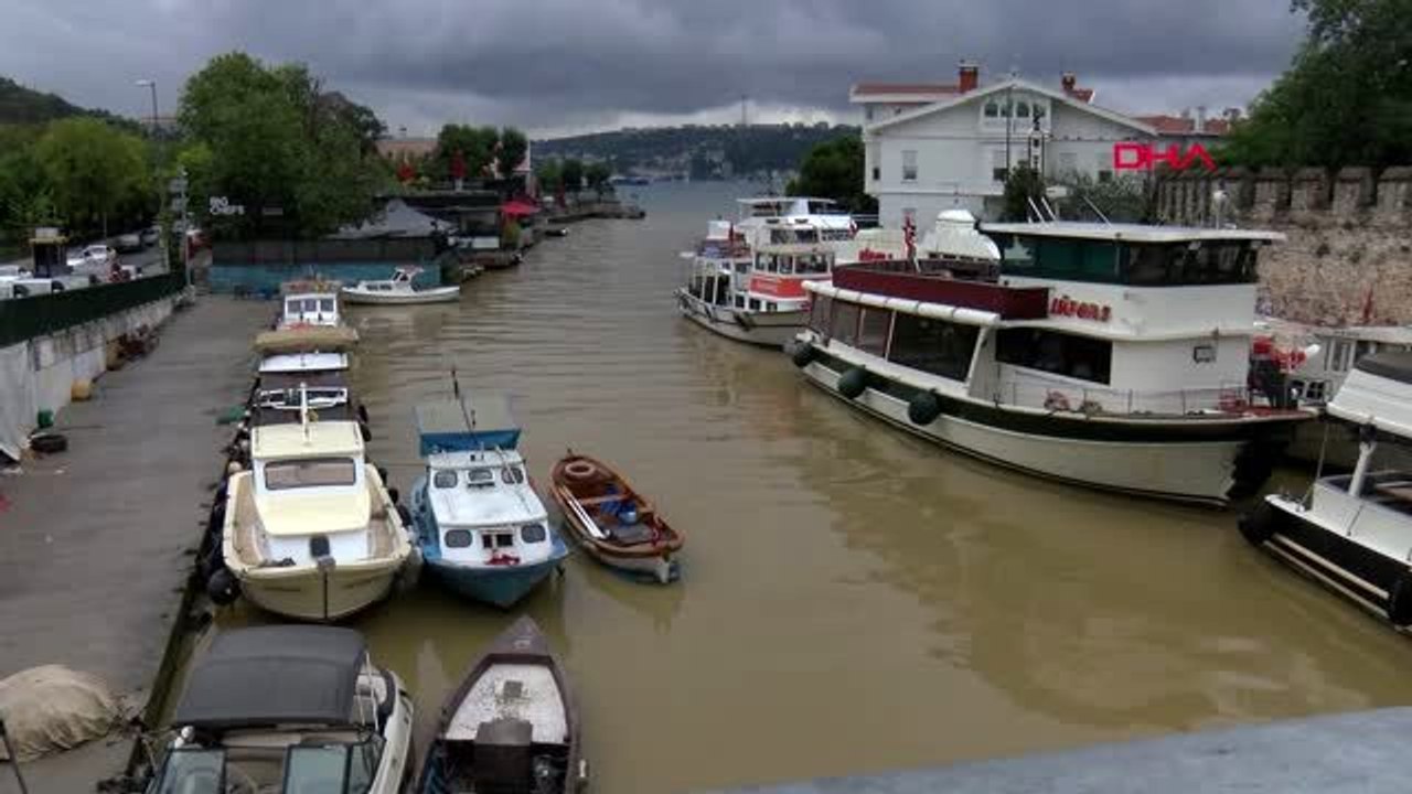 İSTANBUL- 'BOĞAZ'A ÇAMUR AKTI