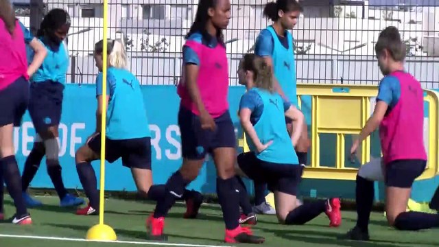 Reprise de l'entraînement sous un soleil de plomb pour les féminines
