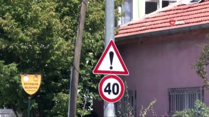 U dönüşü yapan araç karşından gelen otomobille böyle çarpıştı