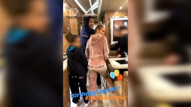 Jennifer Lopez entra en los 50 más estupenda que nunca