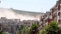 Esed rejiminin İdlib'e hava saldırılarında 2 sivil öldü (3)