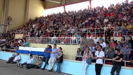 TEKİRDAĞ Çorlu'da TOKİ'den ev sahibi olanlar duygulu anlar yaşadı