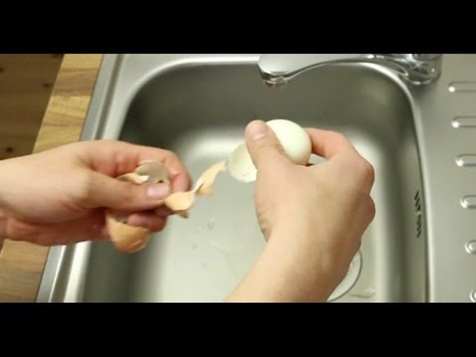 Dank dieses Tricks sind Eier in 5 Sekunden gepellt. Das Geheimnis ist das Glas.
