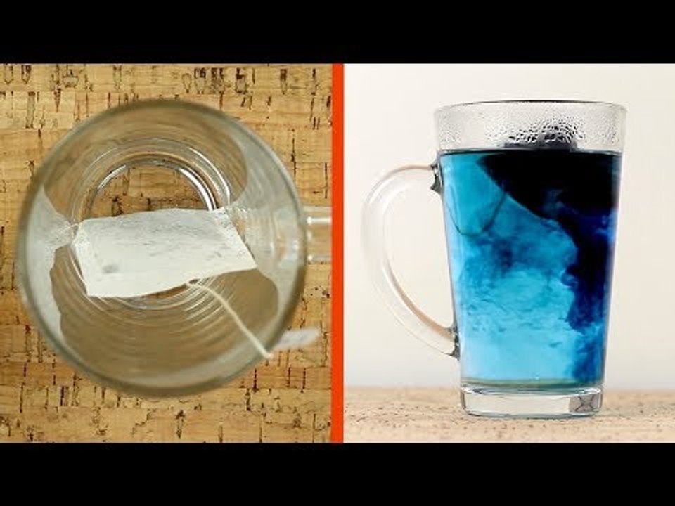 Dieser Tee ist nicht nur blau. Wenn du ihn umrührst, wird's richtig verblüffend!