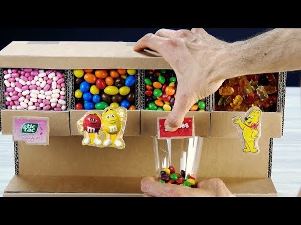 Süßigkeitenspender aus Pappe wird zu Party-Hit!