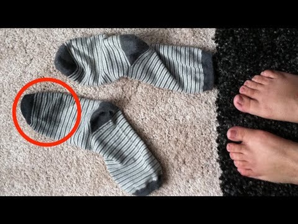 Aus diesem Grund solltest du mit nassen Socken im Bett...