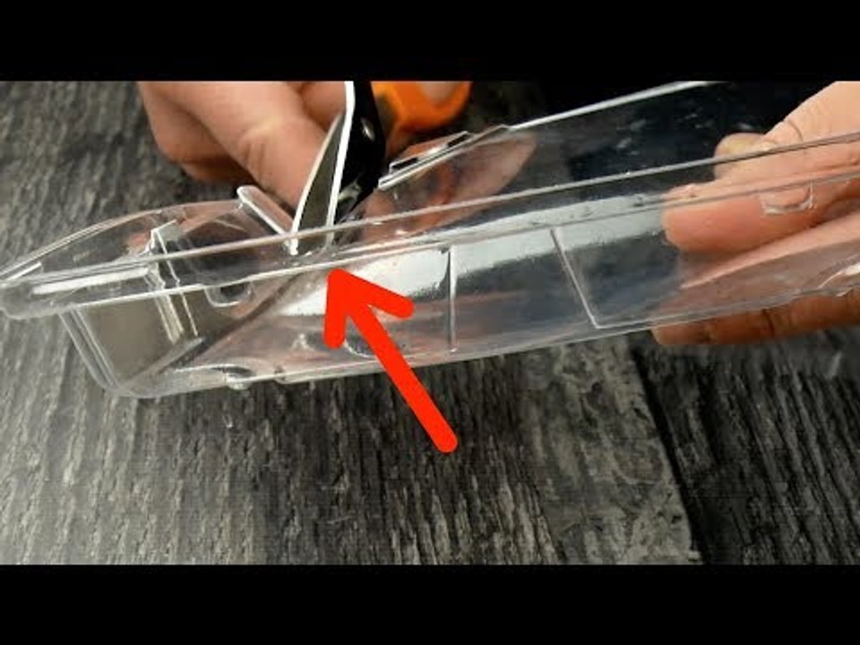 Schneid den Deckel aus und leg ihn 3 min in den Ofen. Neidische Blicke sind dir sicher.