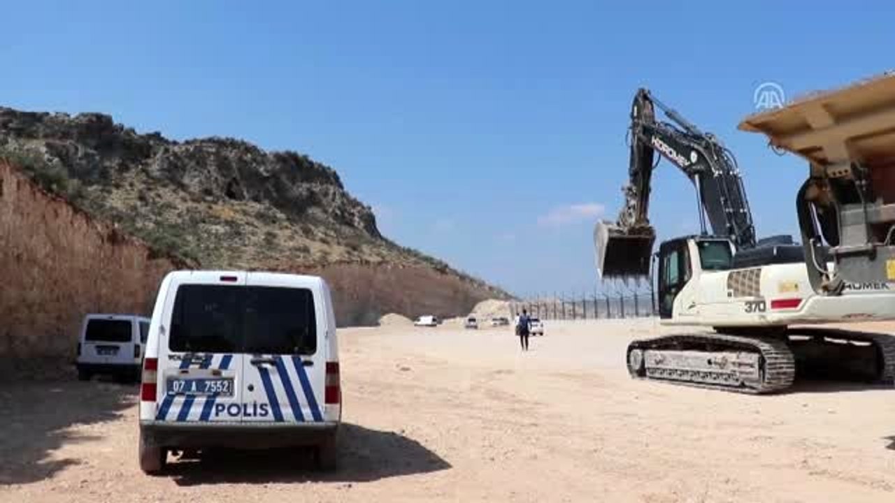 Yol çalışmasında havan topu bulundu