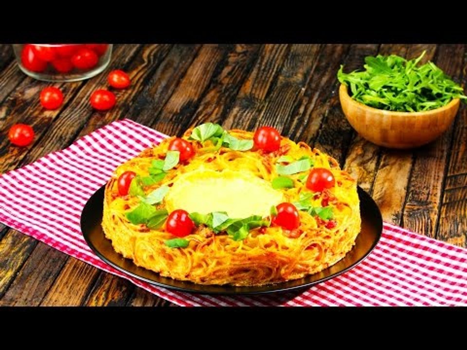 Besser nicht auf dem Kopf tragen: Carbonara-Krone mit Camembert.