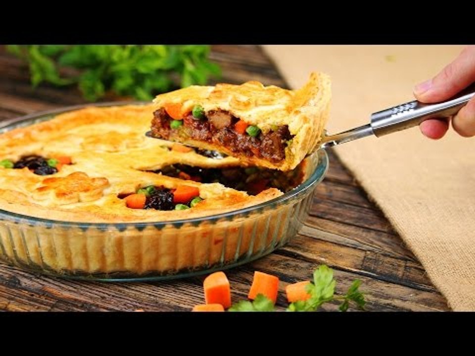 Möchte dringend von dir entblättert werden: pikante Ragout-Tarte.