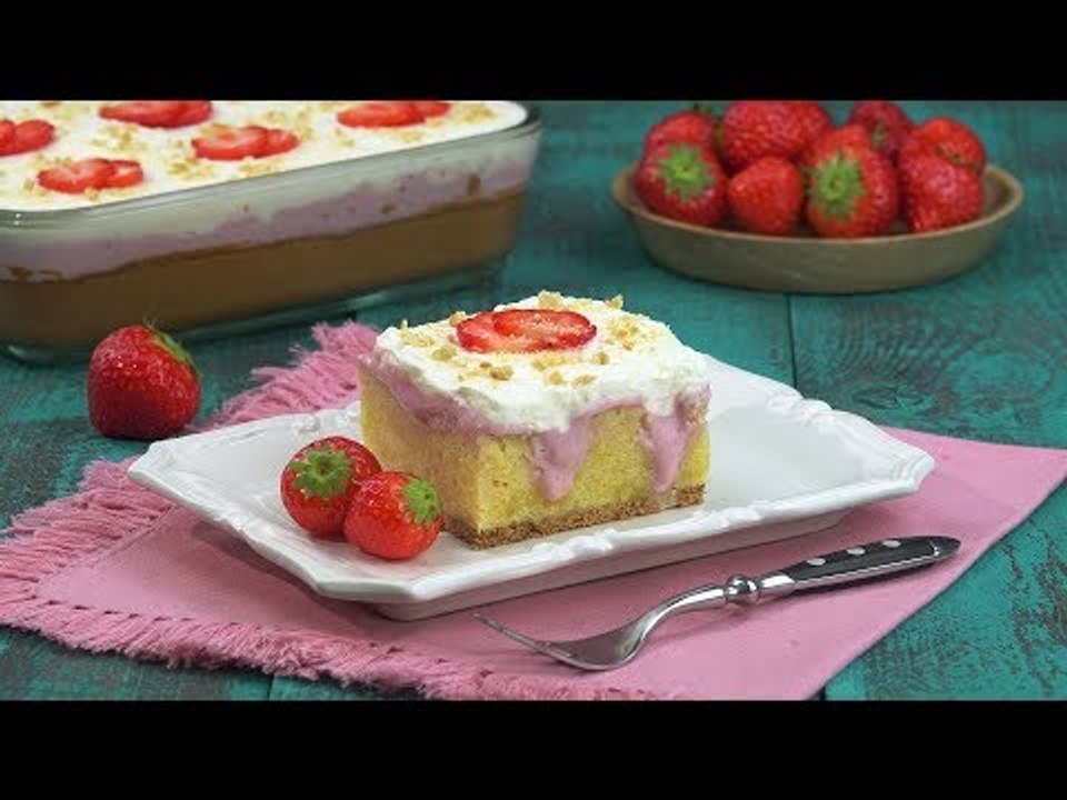 Erdbeerkuchen der besonderen Art: ein Erdbeer Poke-Cake Rezept !