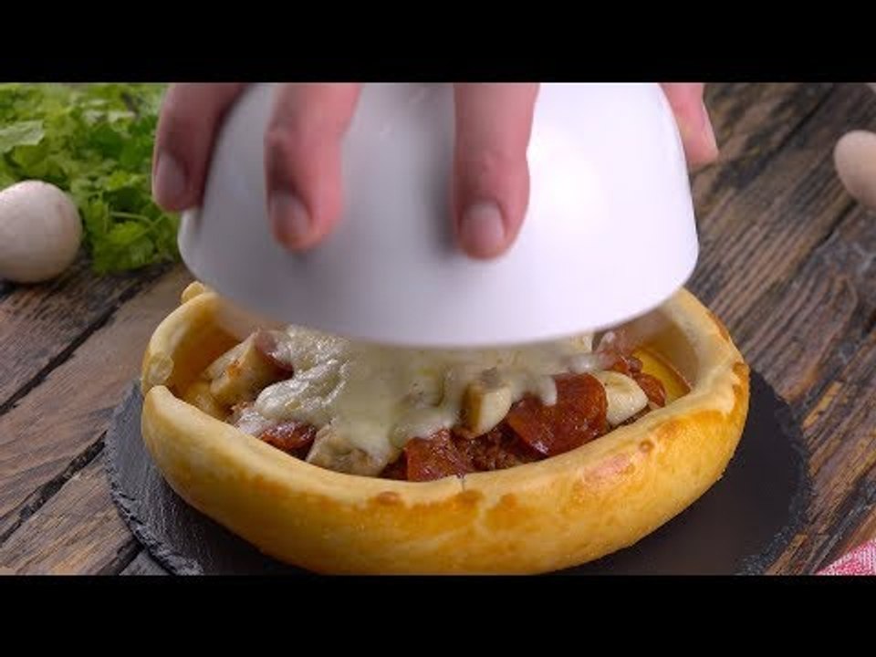 Pizza selber machen - und wie! Als Schüssel mit Bolognese - ein besonderes Rezept zum Abendessen.