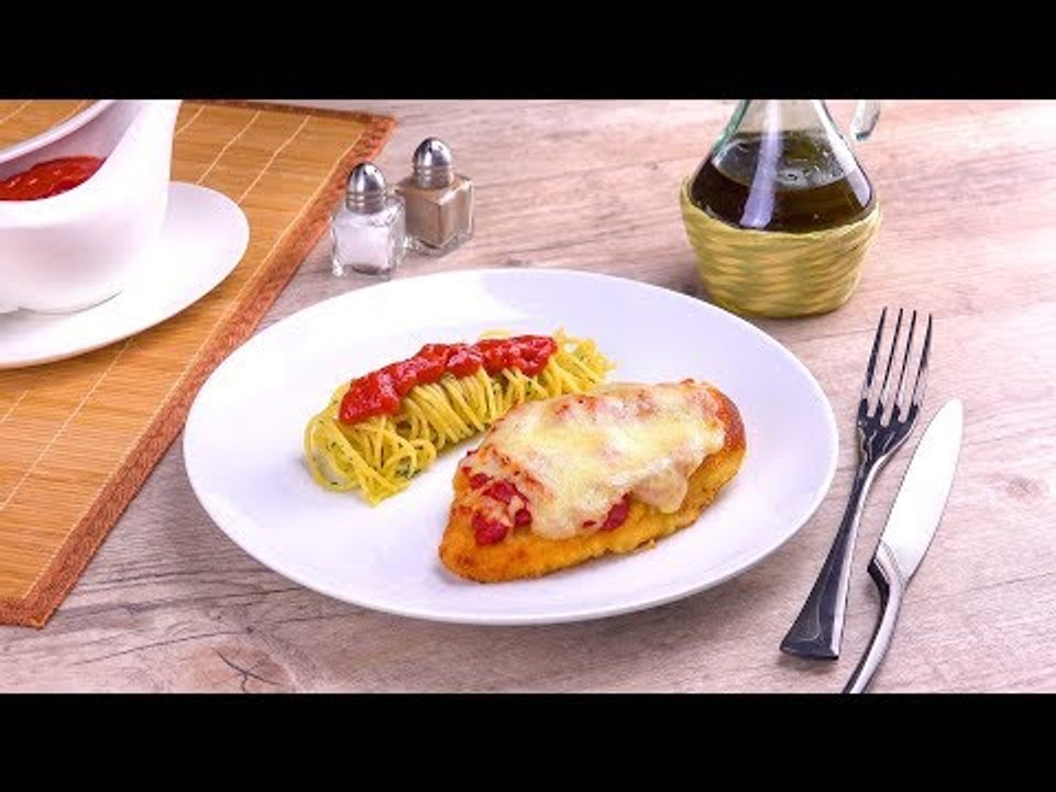 Parmesan Hähnchen mit Mozzarella und Parmesan überbacken - Rezept für ein knuspriges Abendessen
