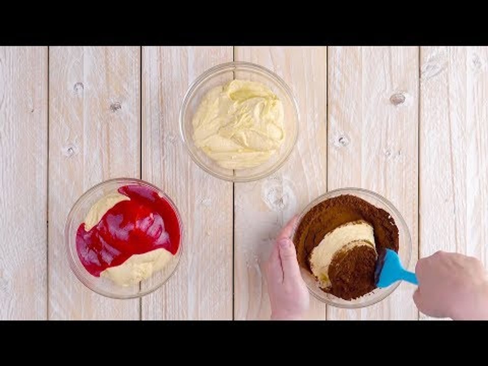 Von innen & außen hat die Torte 3 beeindruckende Schichten.