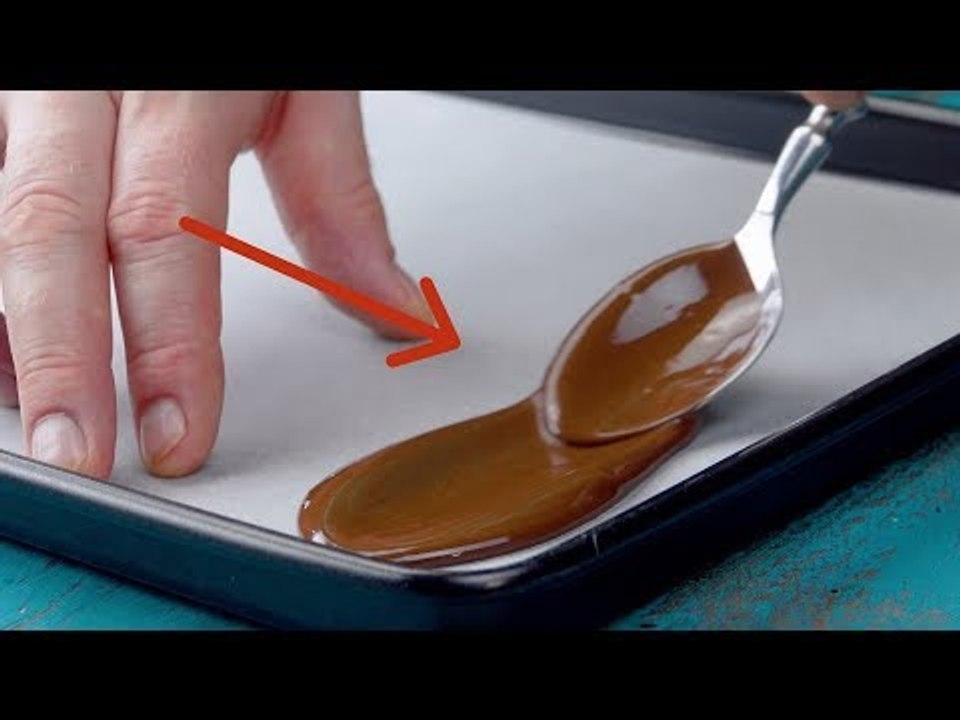 Ziehe die Schokolade übers Blech. Allein bei dem Anbli...