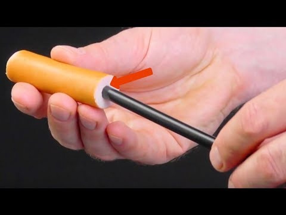 Nimm einen Strohhalm und stich ihn in die Mitte des Wü...