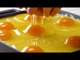 8 rohe Eier auf dem glatten Kartoffelbrei? Das kann nur lecker werden.