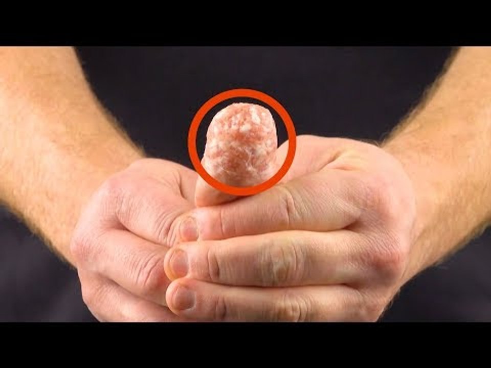 Was mit dieser Bratwurst passiert, wird dich 13 x von den Socken hauen! Geil!