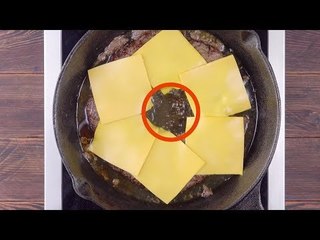 Packe 6 Käsescheiben in die Pfanne. Wo sie dann rauf k...