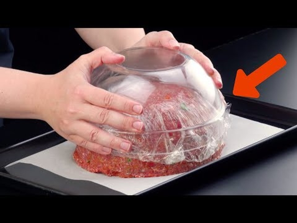 Stürz die Schüssel aufs Blech. Was in nur 30 Min aus dem Hack wird, grenzt an Irrsinn.