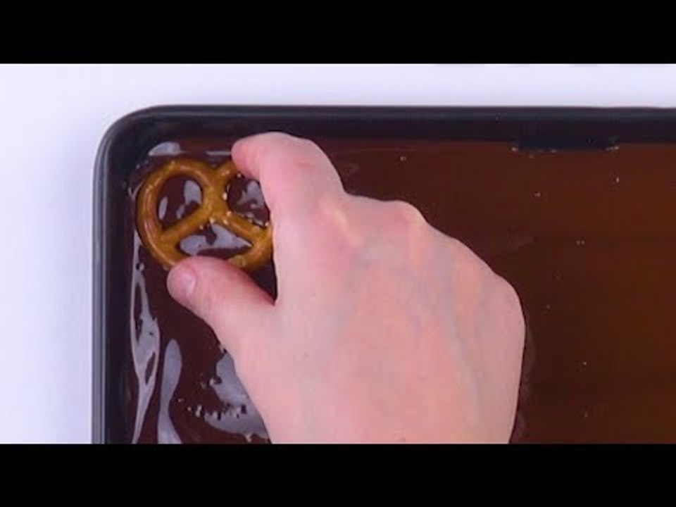 Wenn du die Brezel fest auf den Boden drückst, hast du...