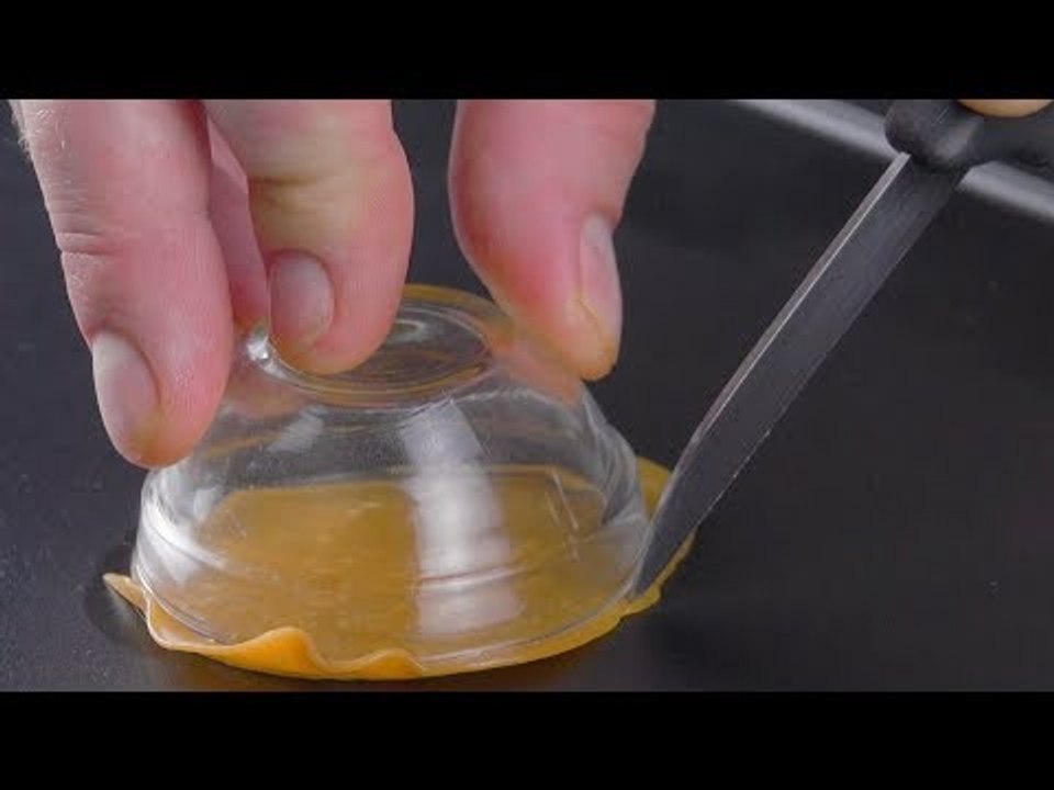 Packe 20 Pralinen aus und mache dann DAS mit ihnen. Das Ergebnis wird dich von den Socken hauen.