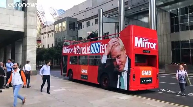 شاهد: جولة لحافلة بوريس جونسون المغفل وسط لندن