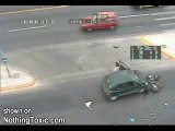 Accident voiture-moto de fou