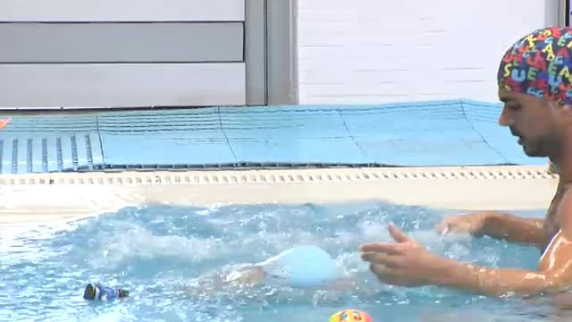 Clases de natación para bebés para evitar ahogamientos