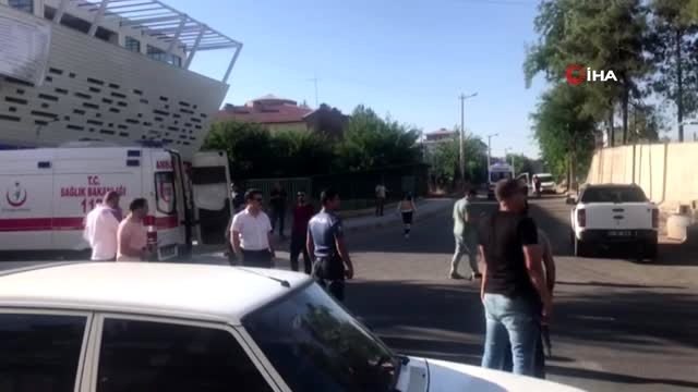 Polis Merkezi Amirliği önünde bekleyen zırhlı polis aracına EYP'li saldırı