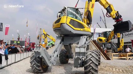 Epic spider excavator display demonstrates manoeuvres at Munich construction expo