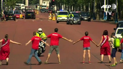 Boris Johnson assume oficialmente como premiê britânico