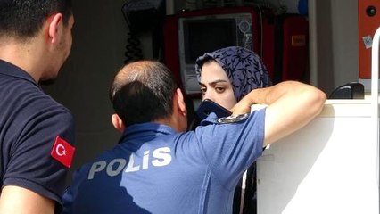 Haliç'te denize düşen kadını teknedekiler kurtardı