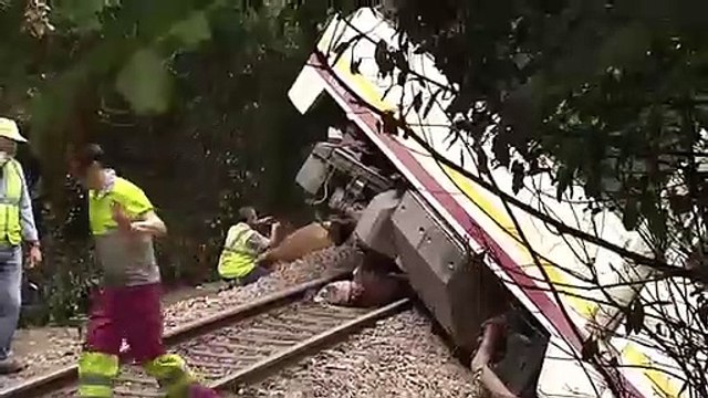 Un tren de pasajeros descarrila en Llanes tras arrollar a un grupo de vacas