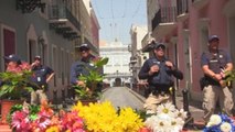 Colocan flores sobre zona de protesta en P.Rico