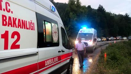 Otomobil kamyonla çarpıştı: 2 ölü, 2 yaralı