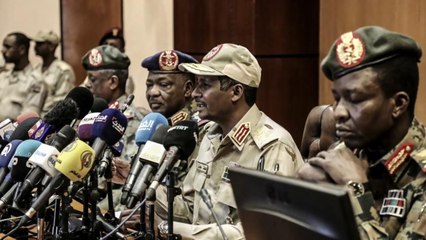 اعتقال عسكريين بـ"محاولة انقلاب" بالسودان.. مَن ينقلب على مَن؟