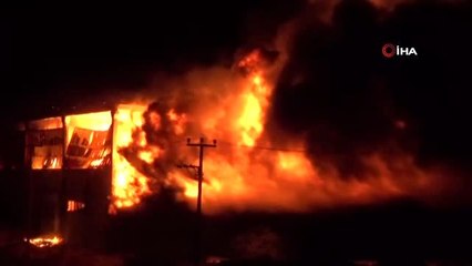 Geri dönüşüm deposunda yangın