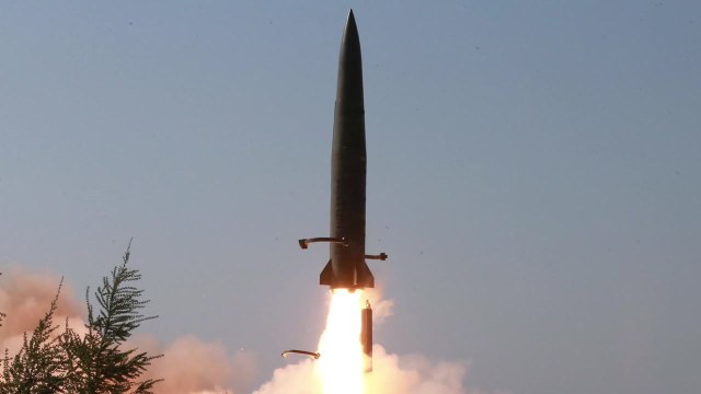 합참 北, 원산 일대서 미상 발사체 2발 발사 / YTN