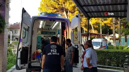 9 kişinin bindiği otomobil traktörle çarpıştı: 2'si ağır 12 yaralı