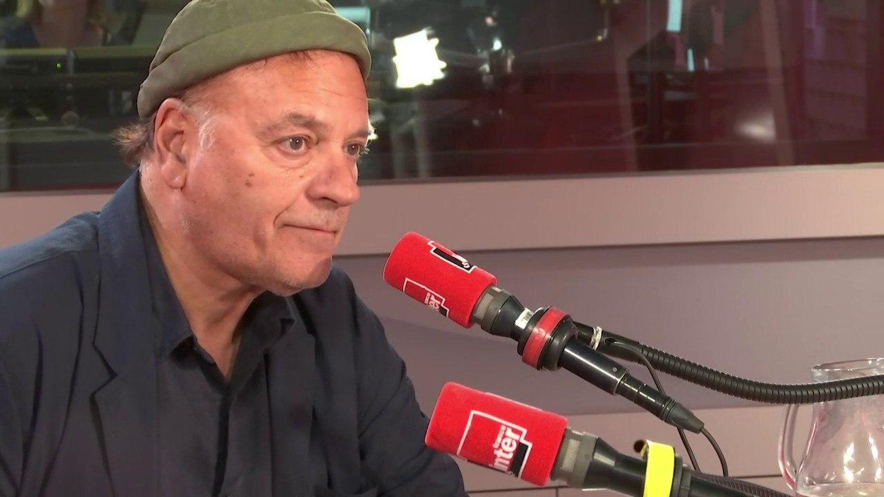 Enki Bilal, dessinateur, sur les visages politiques de l'actualité : "Quand on voit Trump et Johnson, on se dit 'Les cheveux jaunes sont au pouvoir'"