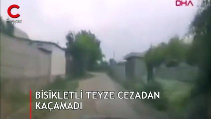 下载视频: Yaşlı teyze polis aracına çarptı, cezadan kaçamadı