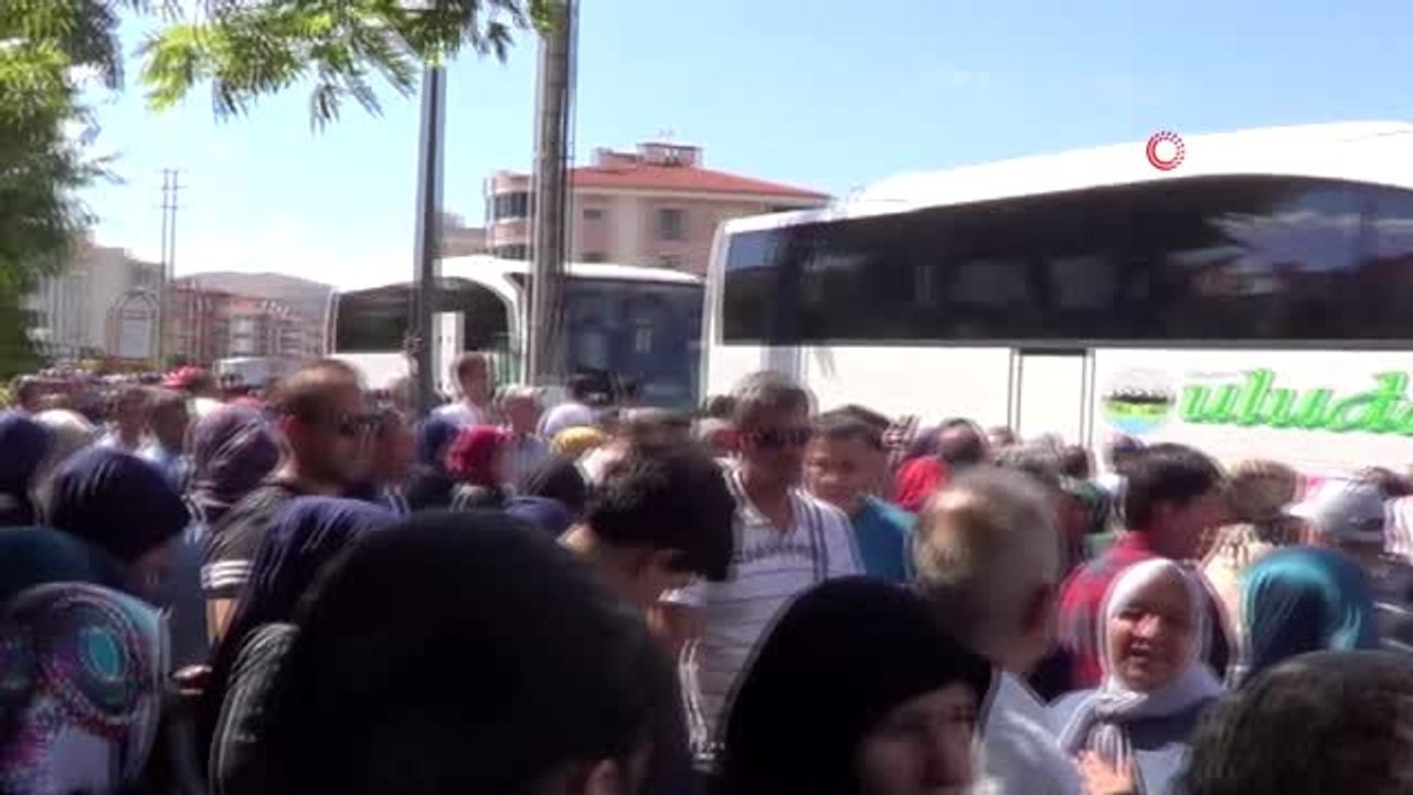 Hacı adayları kutsal topraklara uğurlandı