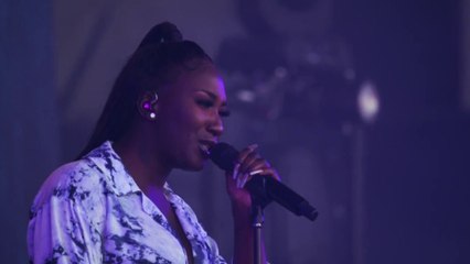 Scènes - Aya Nakamura, ses premières Francos