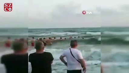 İnsan zinciri oluşturup hayat kurtardılar