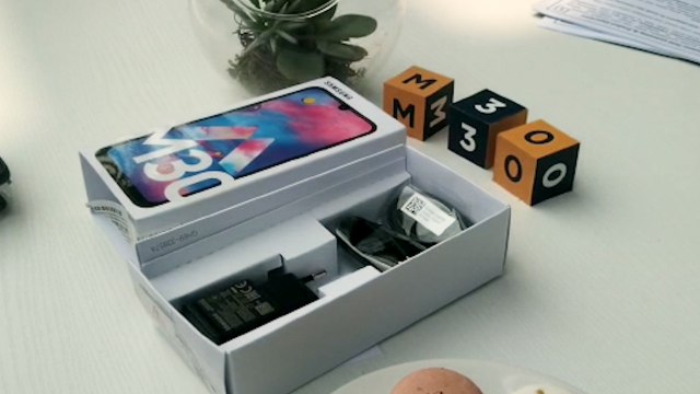 Unboxing Samsung Galaxy M30