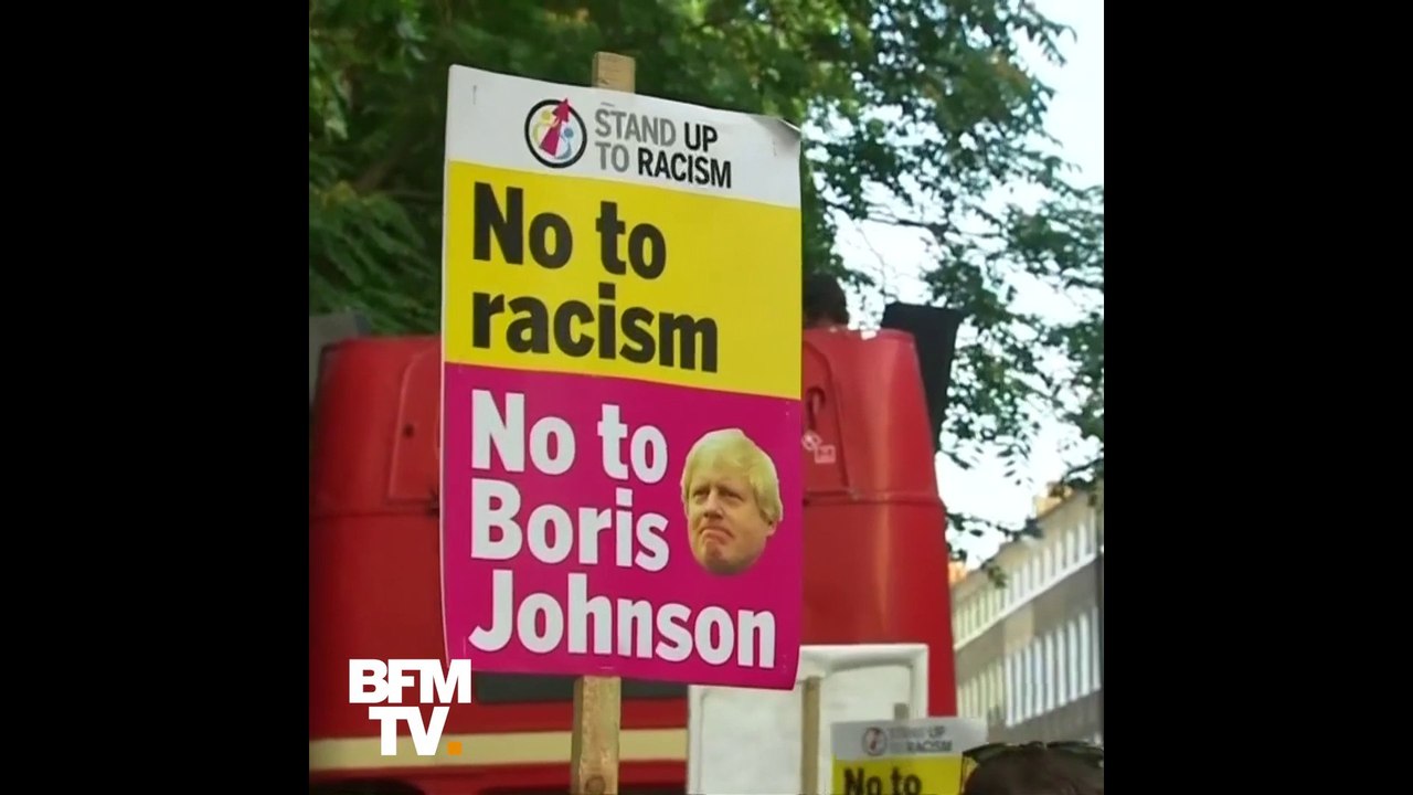 Des manifestations contre l'investiture de Boris Johnson à Londres