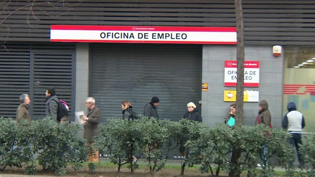 El paro baja en 123.600 personas en el segundo trimestre